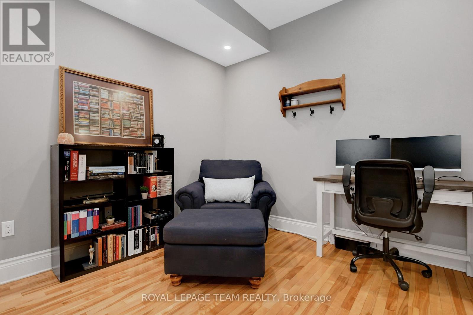 102 - 400 Mcleod Street, Ottawa, Ontario  K2P 1A6 - Photo 15 - X12435975