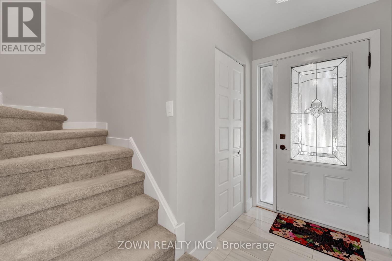 6346 Beausejour Drive, Ottawa, Ontario  K1C 3J8 - Photo 4 - X12435986