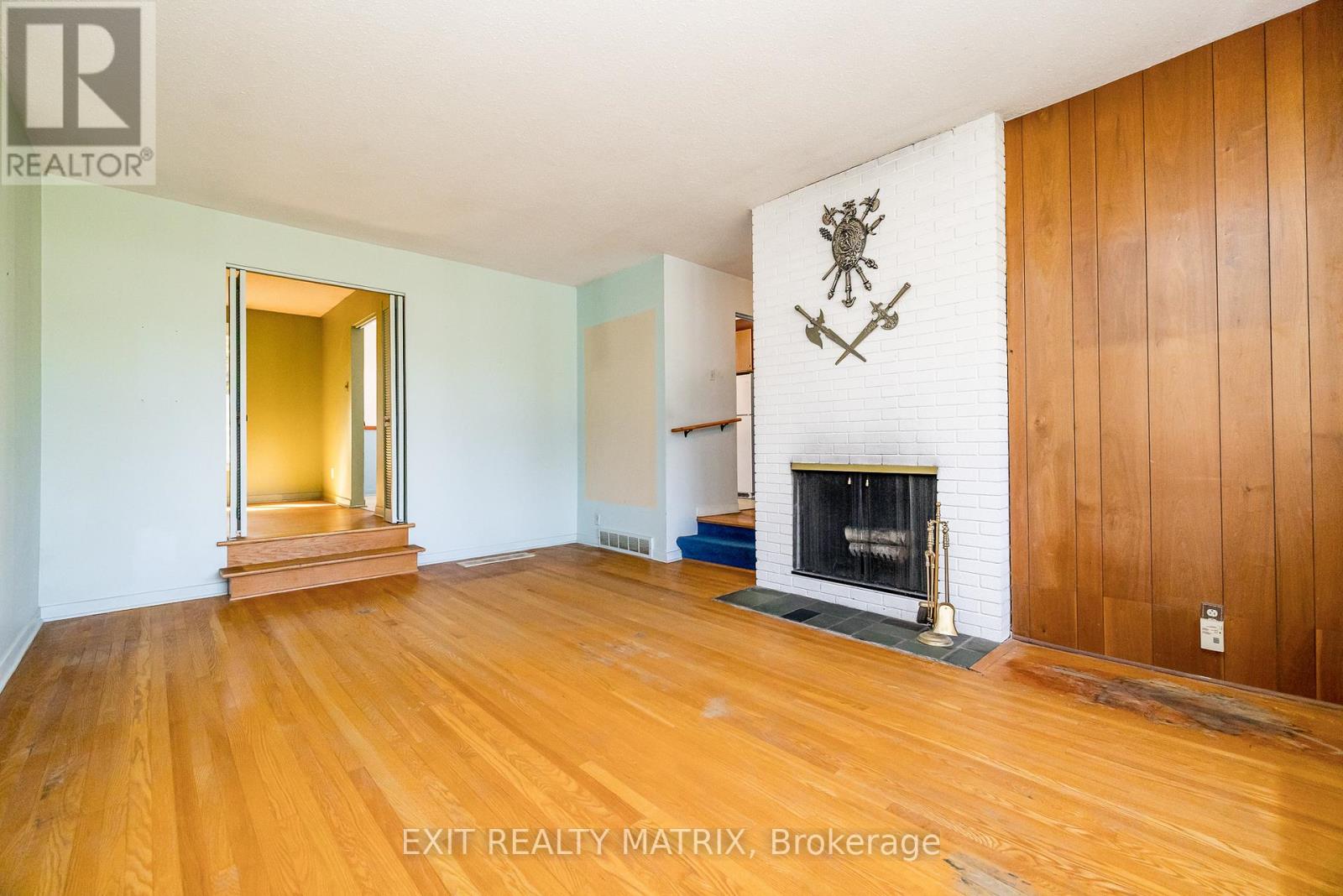 8 Brian Crescent, Ottawa, Ontario  K2H 6X3 - Photo 11 - X12435997