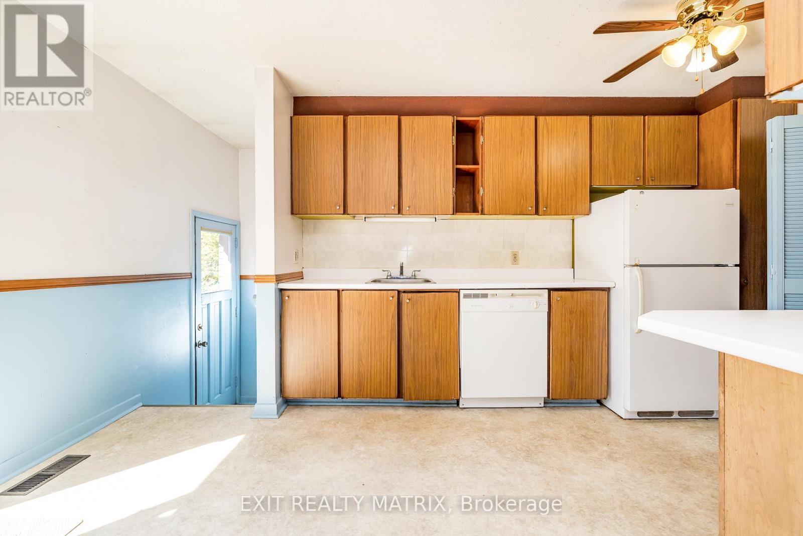8 Brian Crescent, Ottawa, Ontario  K2H 6X3 - Photo 14 - X12435997