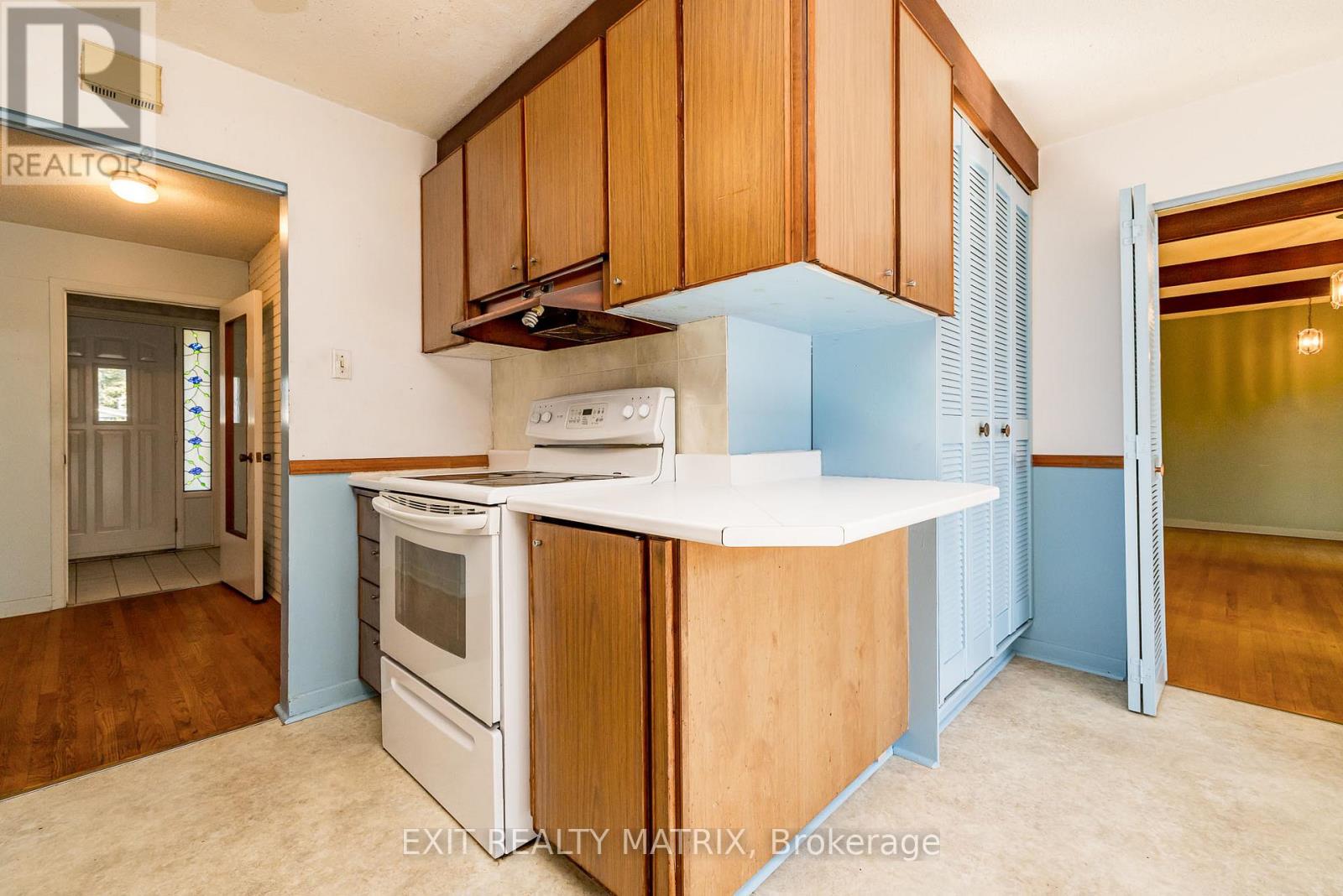 8 Brian Crescent, Ottawa, Ontario  K2H 6X3 - Photo 17 - X12435997