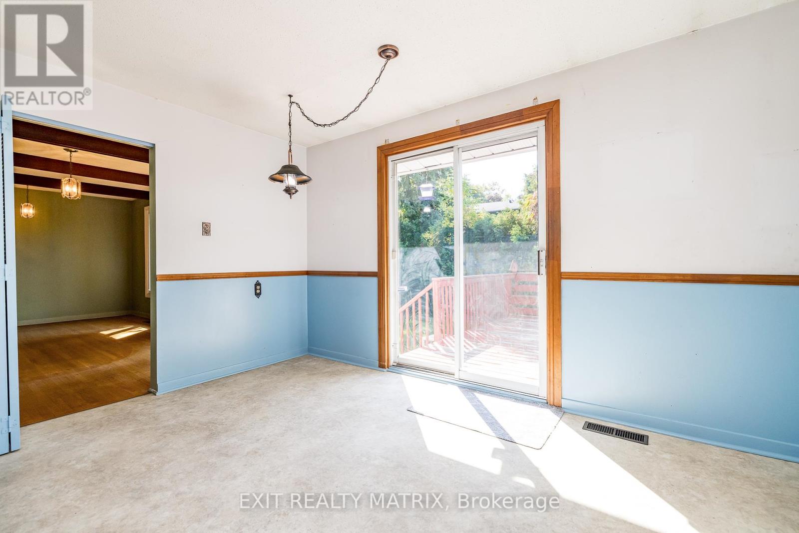 8 Brian Crescent, Ottawa, Ontario  K2H 6X3 - Photo 18 - X12435997