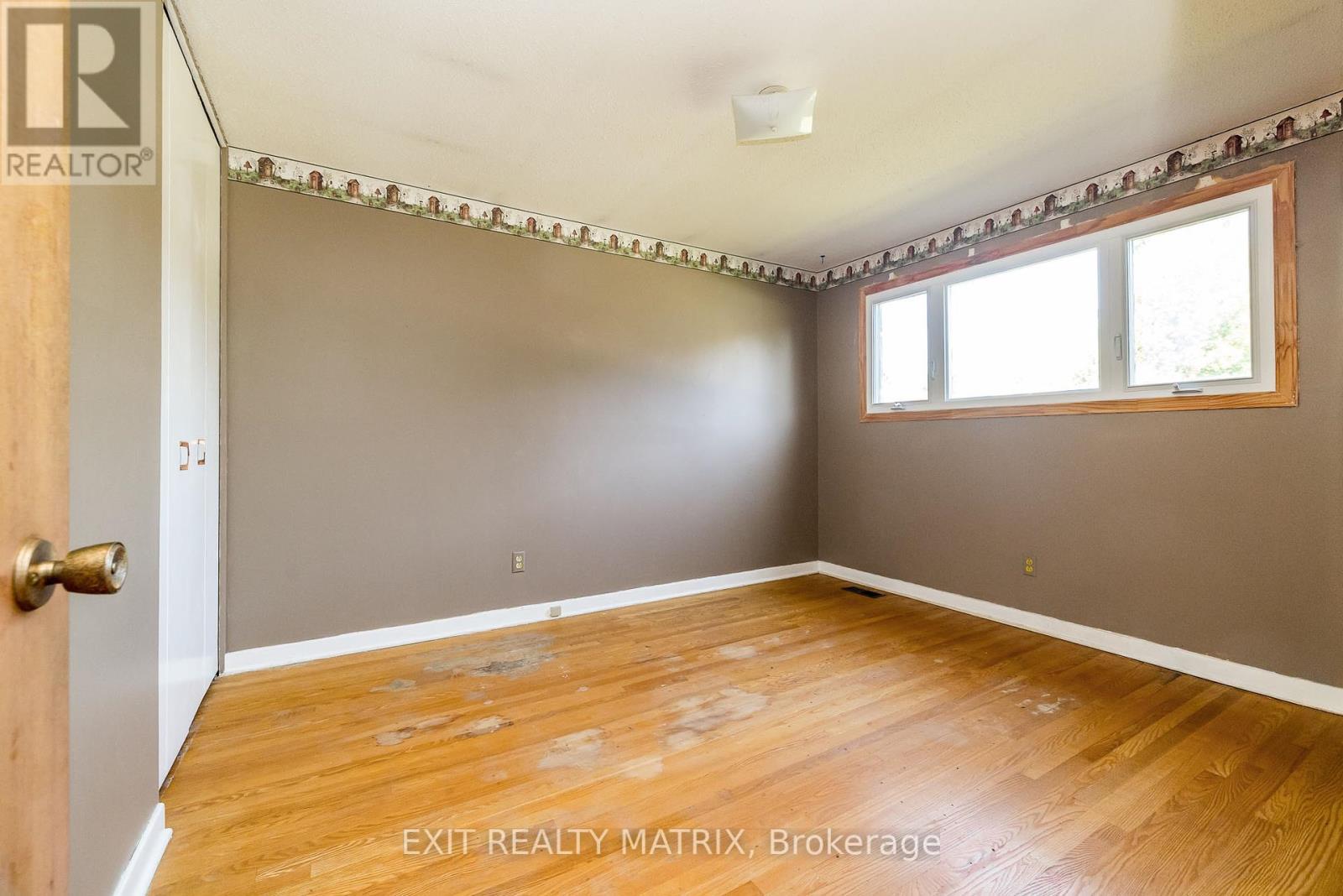 8 Brian Crescent, Ottawa, Ontario  K2H 6X3 - Photo 23 - X12435997