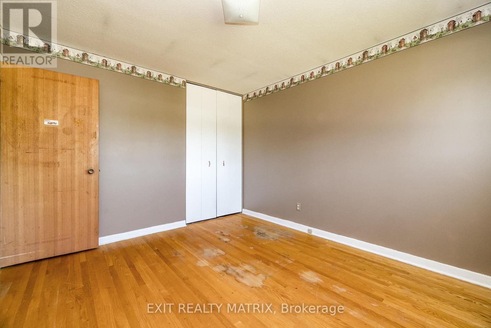8 Brian Crescent, Ottawa, Ontario  K2H 6X3 - Photo 24 - X12435997