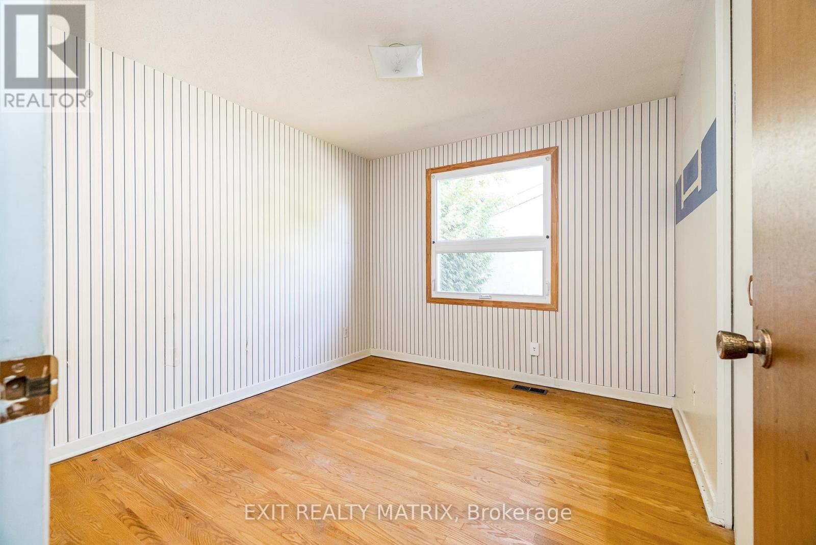 8 Brian Crescent, Ottawa, Ontario  K2H 6X3 - Photo 26 - X12435997