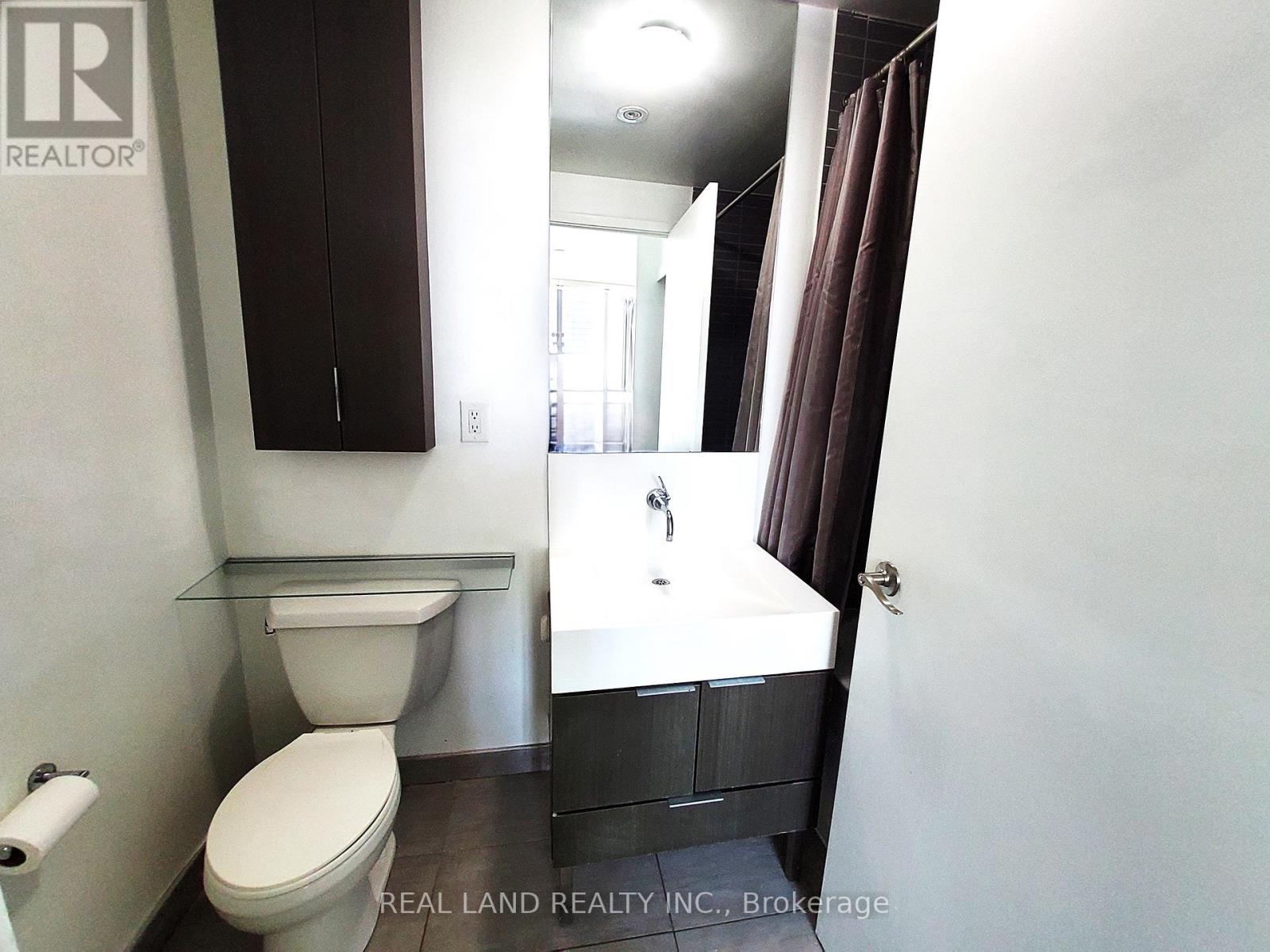 4005 - 110 Charles Street E, Toronto, Ontario  M4Y 1T5 - Photo 10 - C12435944