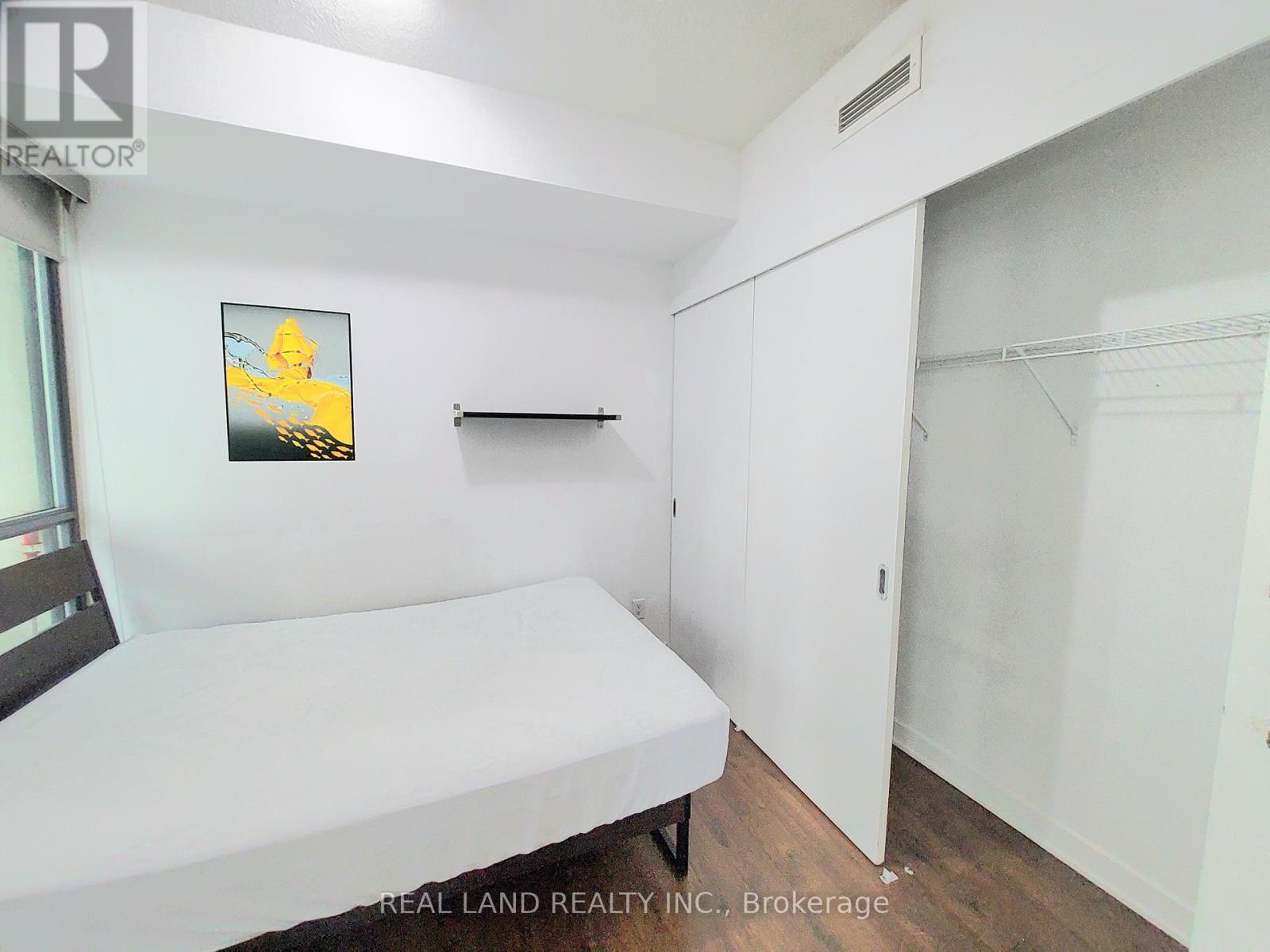 4005 - 110 Charles Street E, Toronto, Ontario  M4Y 1T5 - Photo 11 - C12435944