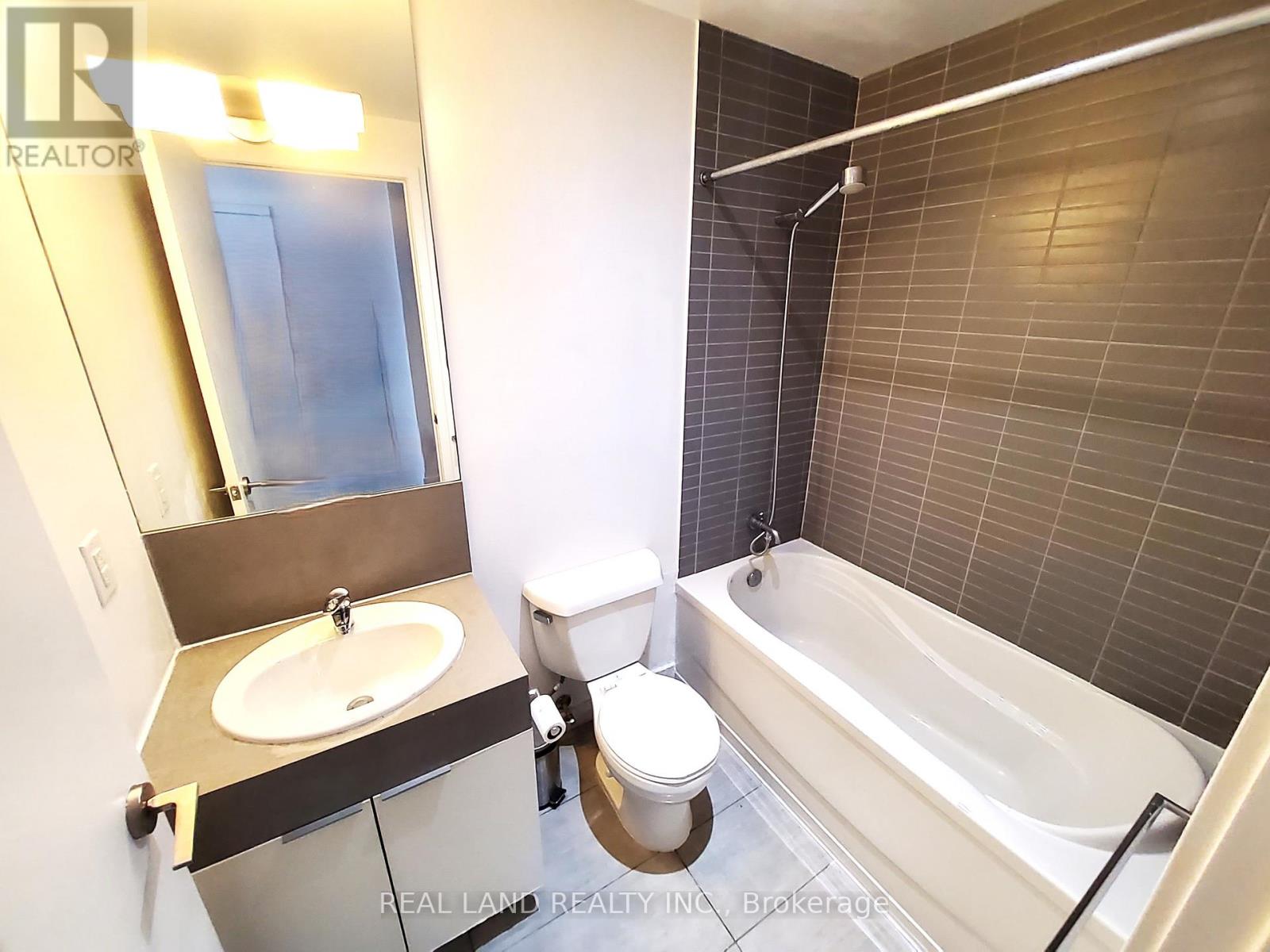 4005 - 110 Charles Street E, Toronto, Ontario  M4Y 1T5 - Photo 13 - C12435944