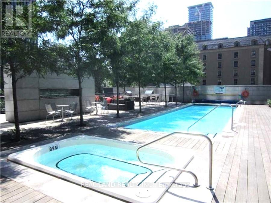 4005 - 110 Charles Street E, Toronto, Ontario  M4Y 1T5 - Photo 16 - C12435944