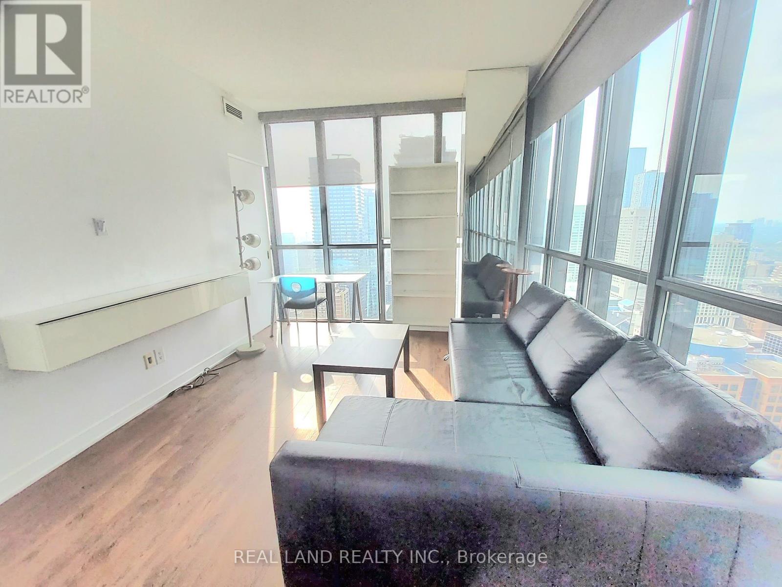 4005 - 110 Charles Street E, Toronto, Ontario  M4Y 1T5 - Photo 5 - C12435944