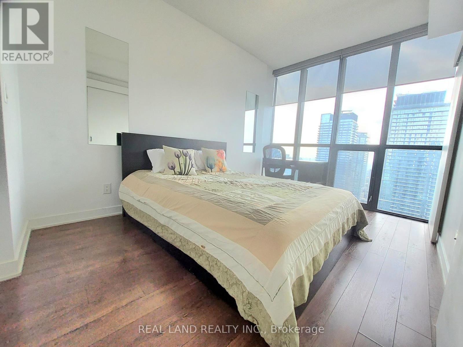 4005 - 110 Charles Street E, Toronto, Ontario  M4Y 1T5 - Photo 7 - C12435944