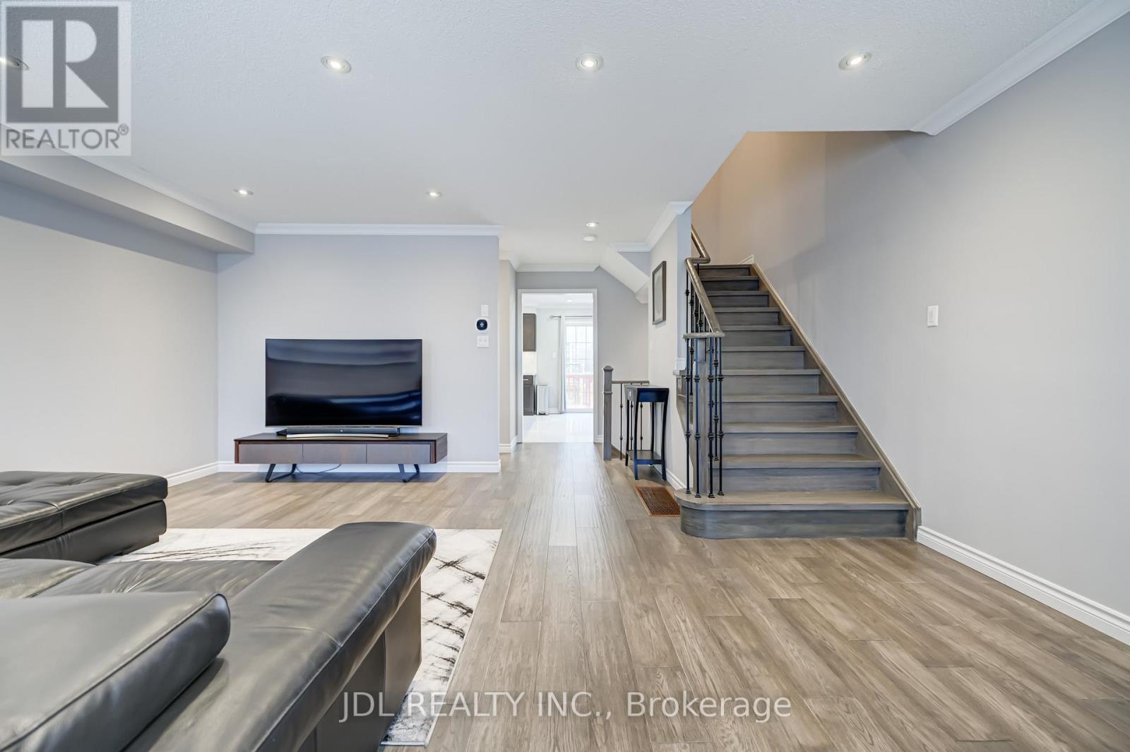 103 Thoroughbred Way, Markham, Ontario  L6C 0B7 - Photo 15 - N12435942