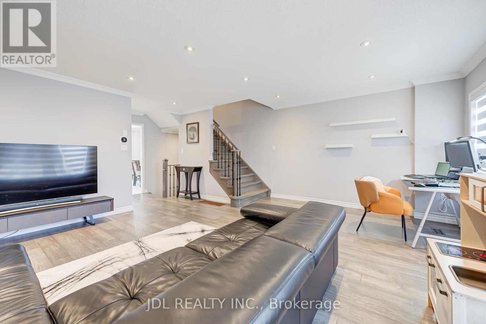 103 Thoroughbred Way, Markham, Ontario  L6C 0B7 - Photo 16 - N12435942