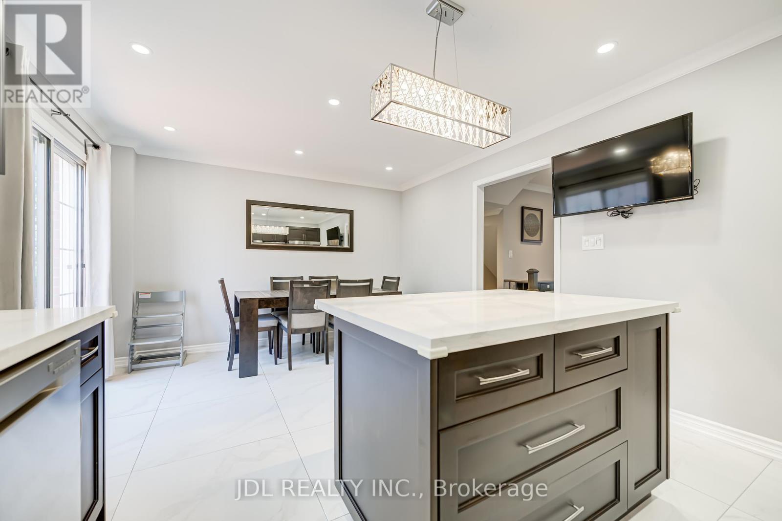103 Thoroughbred Way, Markham, Ontario  L6C 0B7 - Photo 22 - N12435942