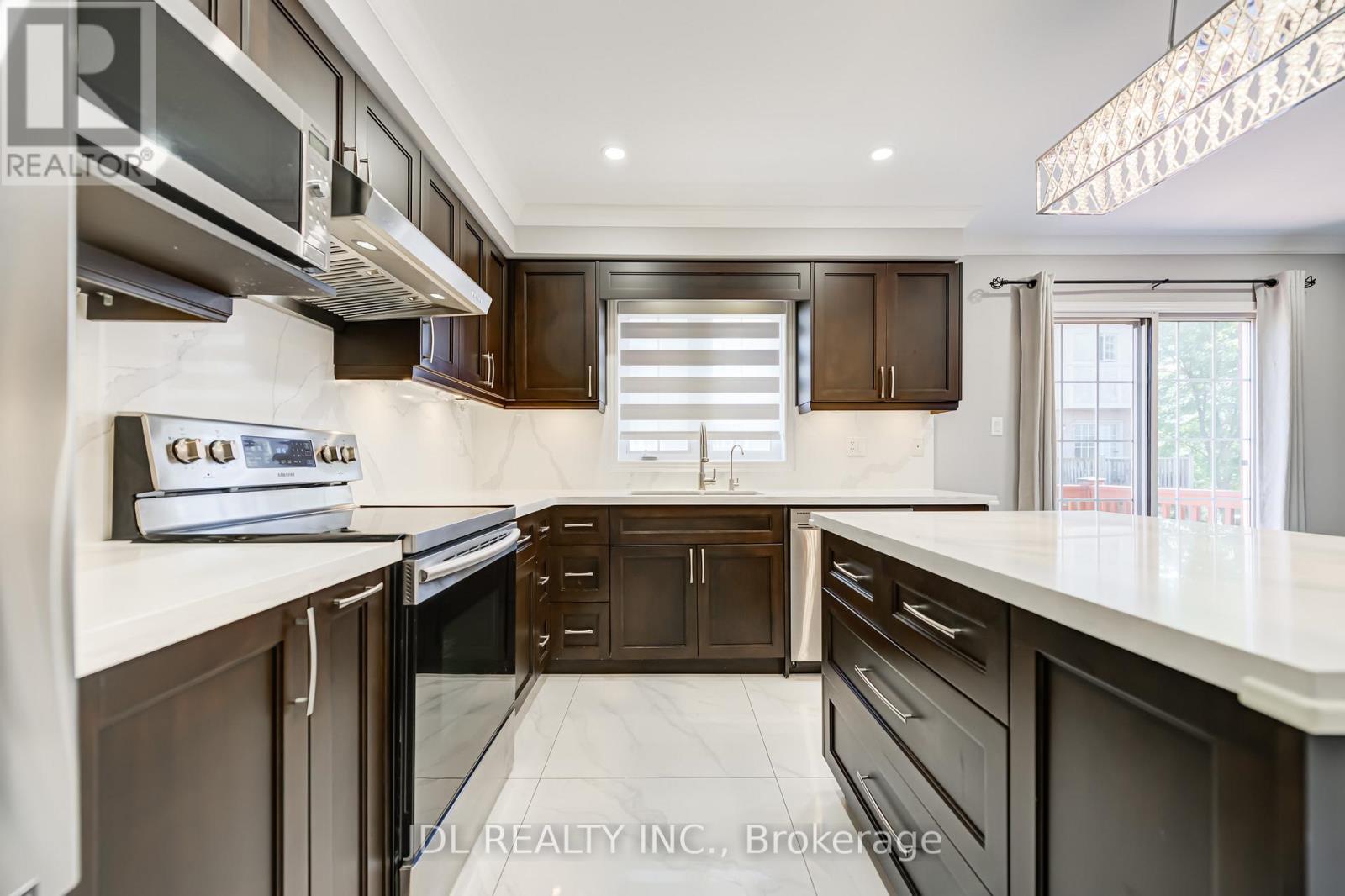 103 Thoroughbred Way, Markham, Ontario  L6C 0B7 - Photo 24 - N12435942