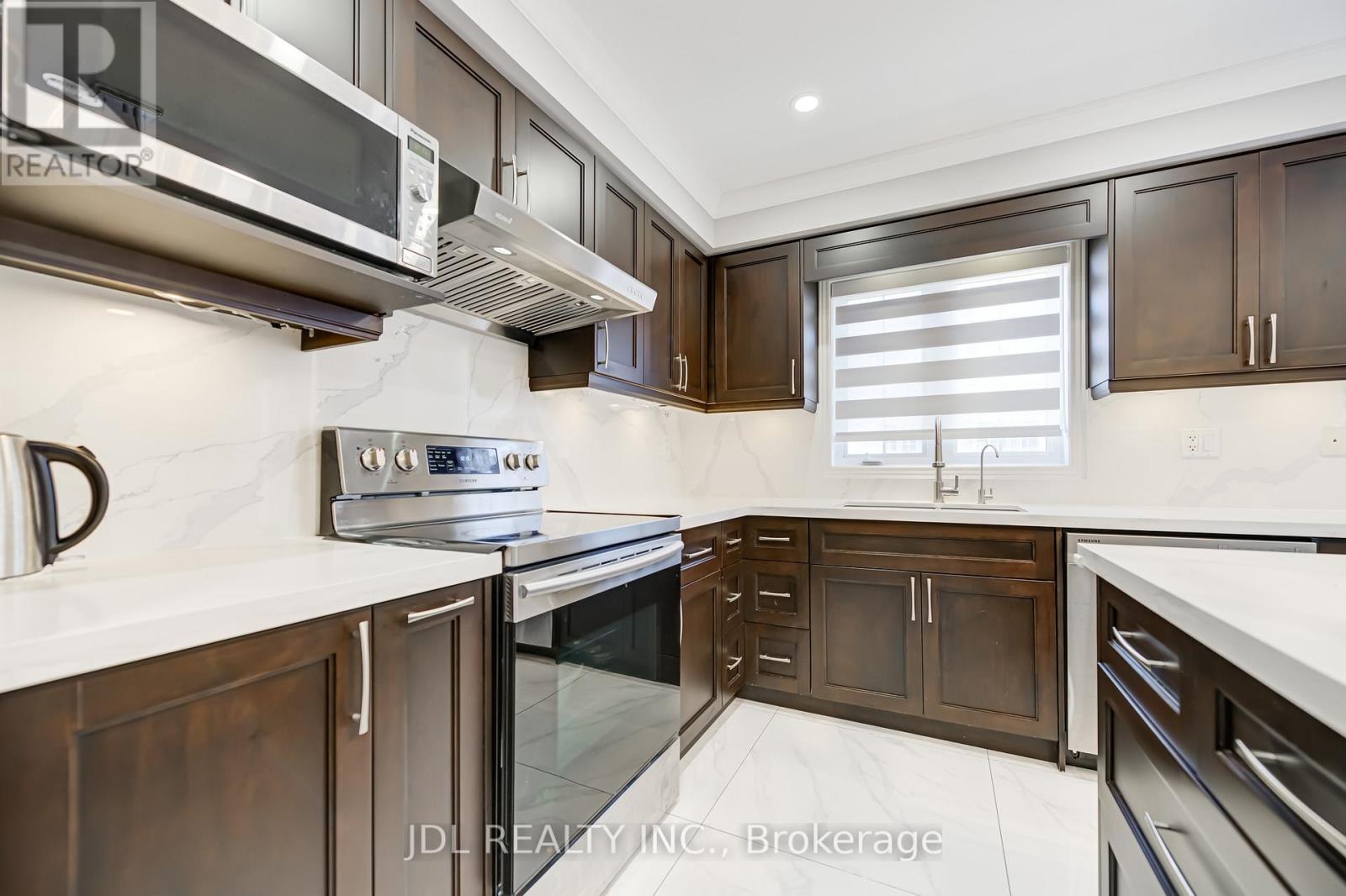 103 Thoroughbred Way, Markham, Ontario  L6C 0B7 - Photo 25 - N12435942