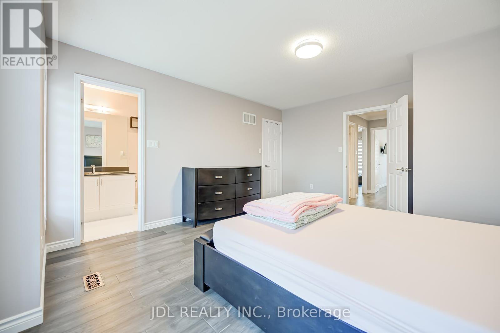 103 Thoroughbred Way, Markham, Ontario  L6C 0B7 - Photo 31 - N12435942