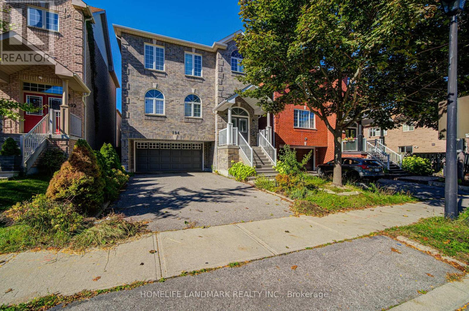 194 Dean Burton Lane, Newmarket, Ontario  L3X 3C4 - Photo 1 - N12435957