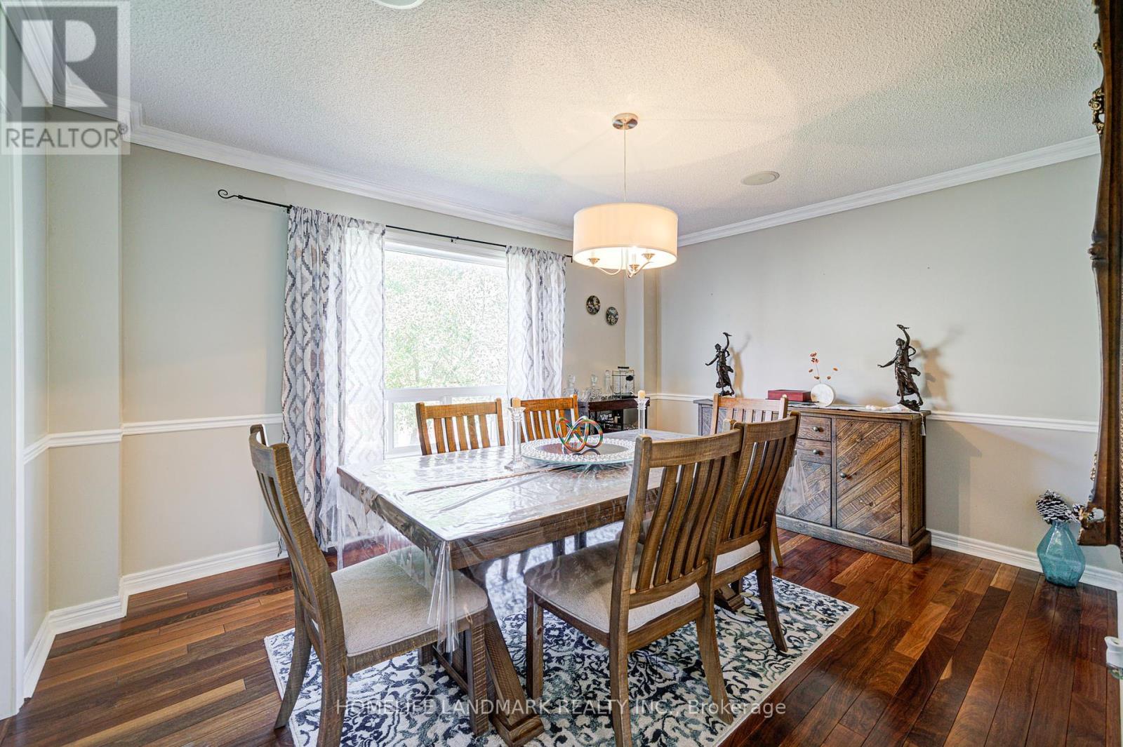 194 Dean Burton Lane, Newmarket, Ontario  L3X 3C4 - Photo 16 - N12435957