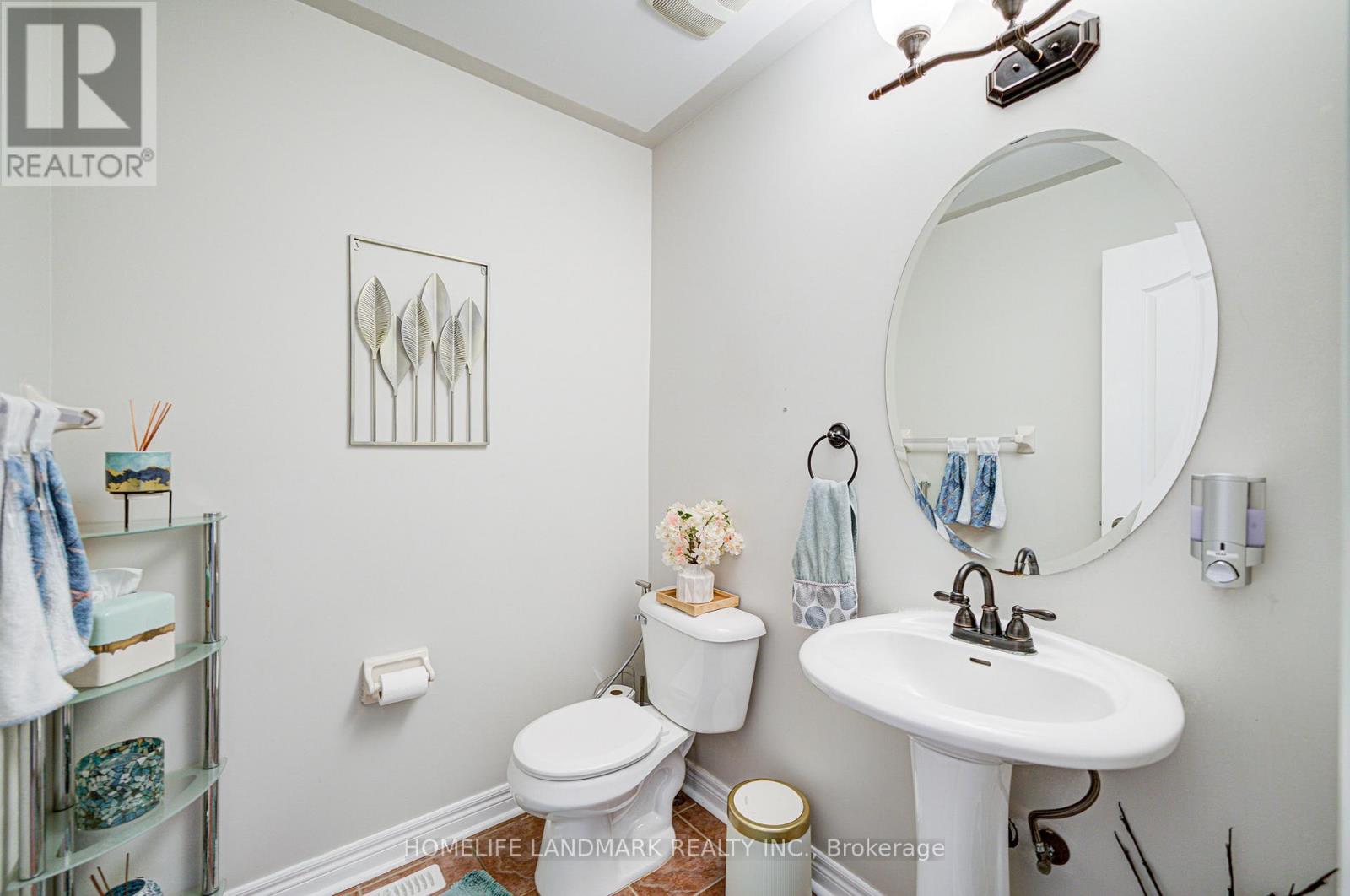 194 Dean Burton Lane, Newmarket, Ontario  L3X 3C4 - Photo 21 - N12435957