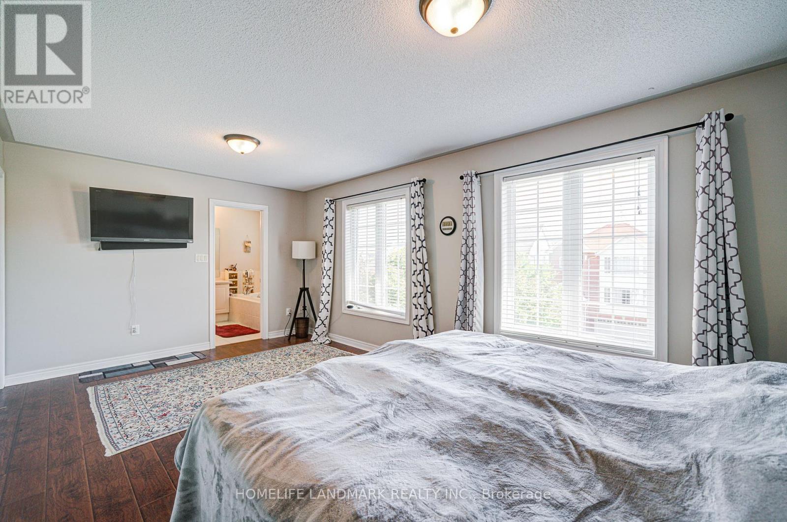 194 Dean Burton Lane, Newmarket, Ontario  L3X 3C4 - Photo 31 - N12435957