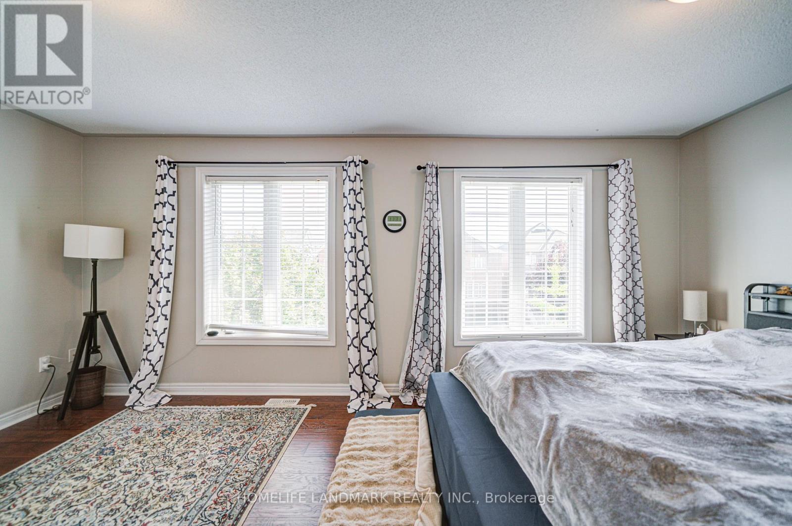 194 Dean Burton Lane, Newmarket, Ontario  L3X 3C4 - Photo 33 - N12435957