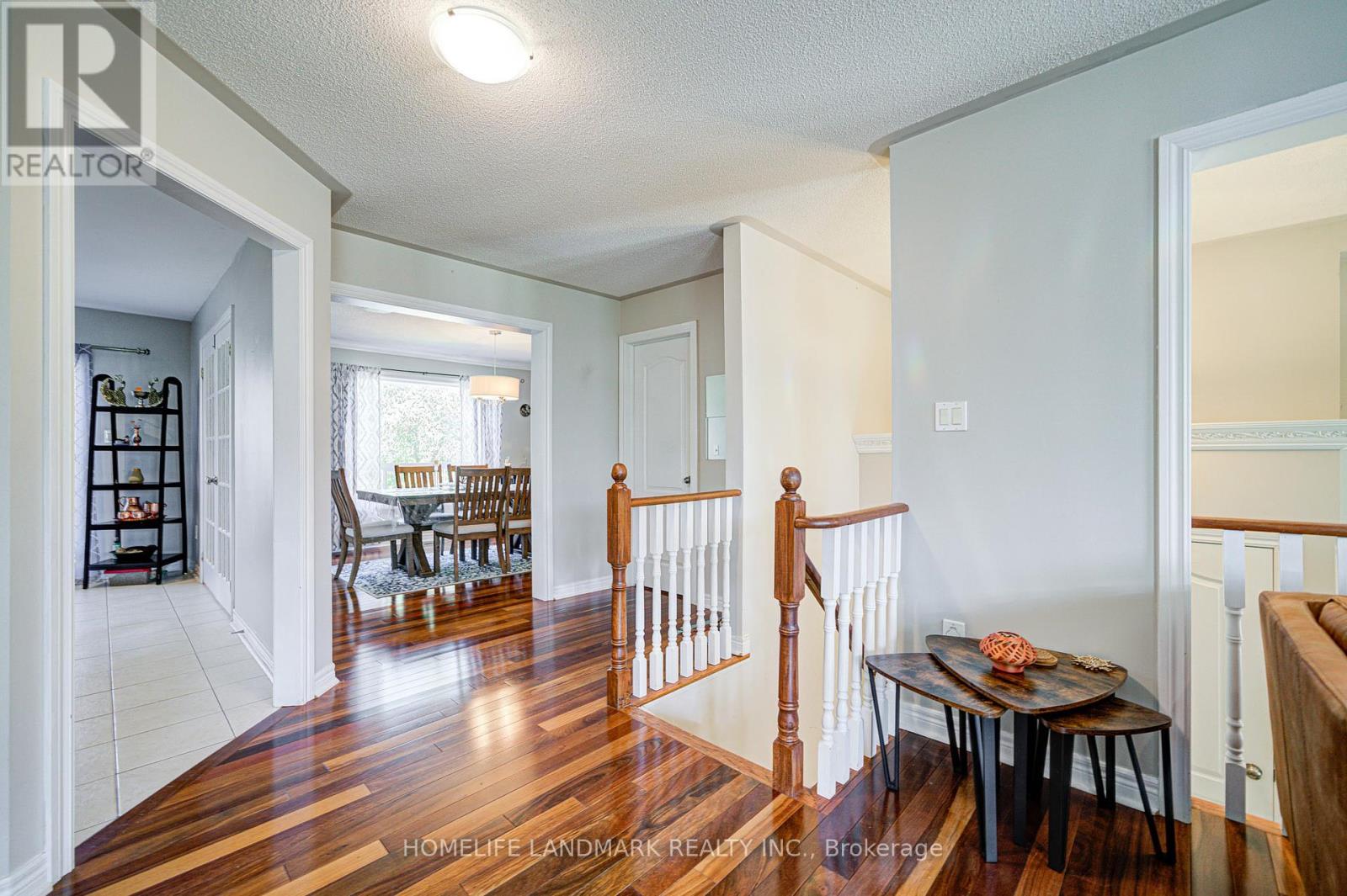 194 Dean Burton Lane, Newmarket, Ontario  L3X 3C4 - Photo 6 - N12435957