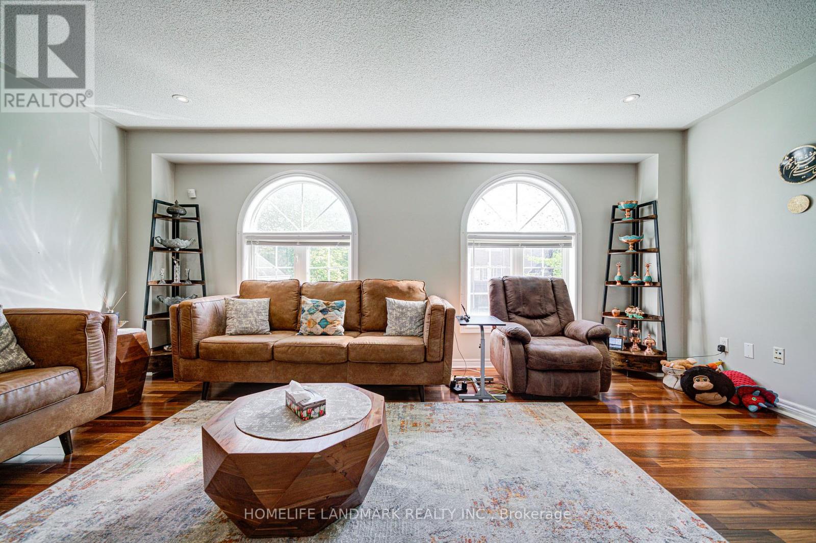 194 Dean Burton Lane, Newmarket, Ontario  L3X 3C4 - Photo 7 - N12435957