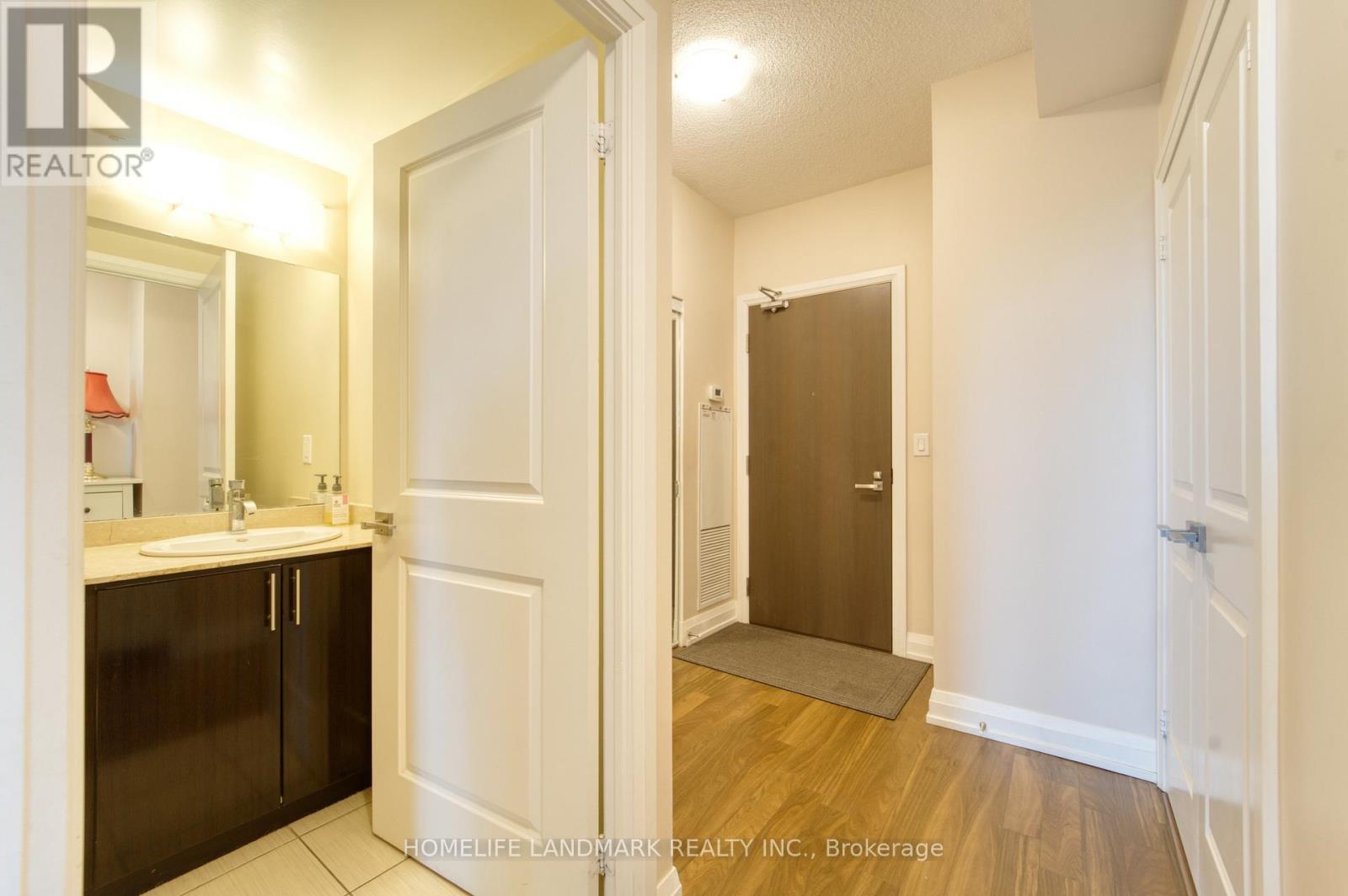1201 - 7171 Yonge Street, Markham, Ontario  L3T 0C5 - Photo 2 - N12435963