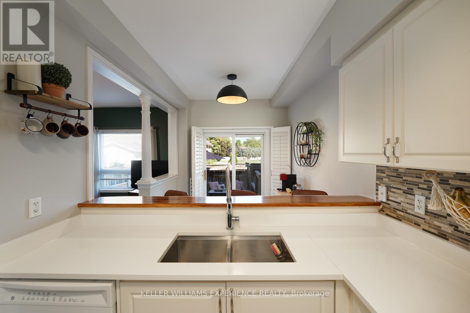2 - 1087 Brook Gardens Marsh, Newmarket, Ontario  L3Y 8W6 - Photo 11 - N12435973