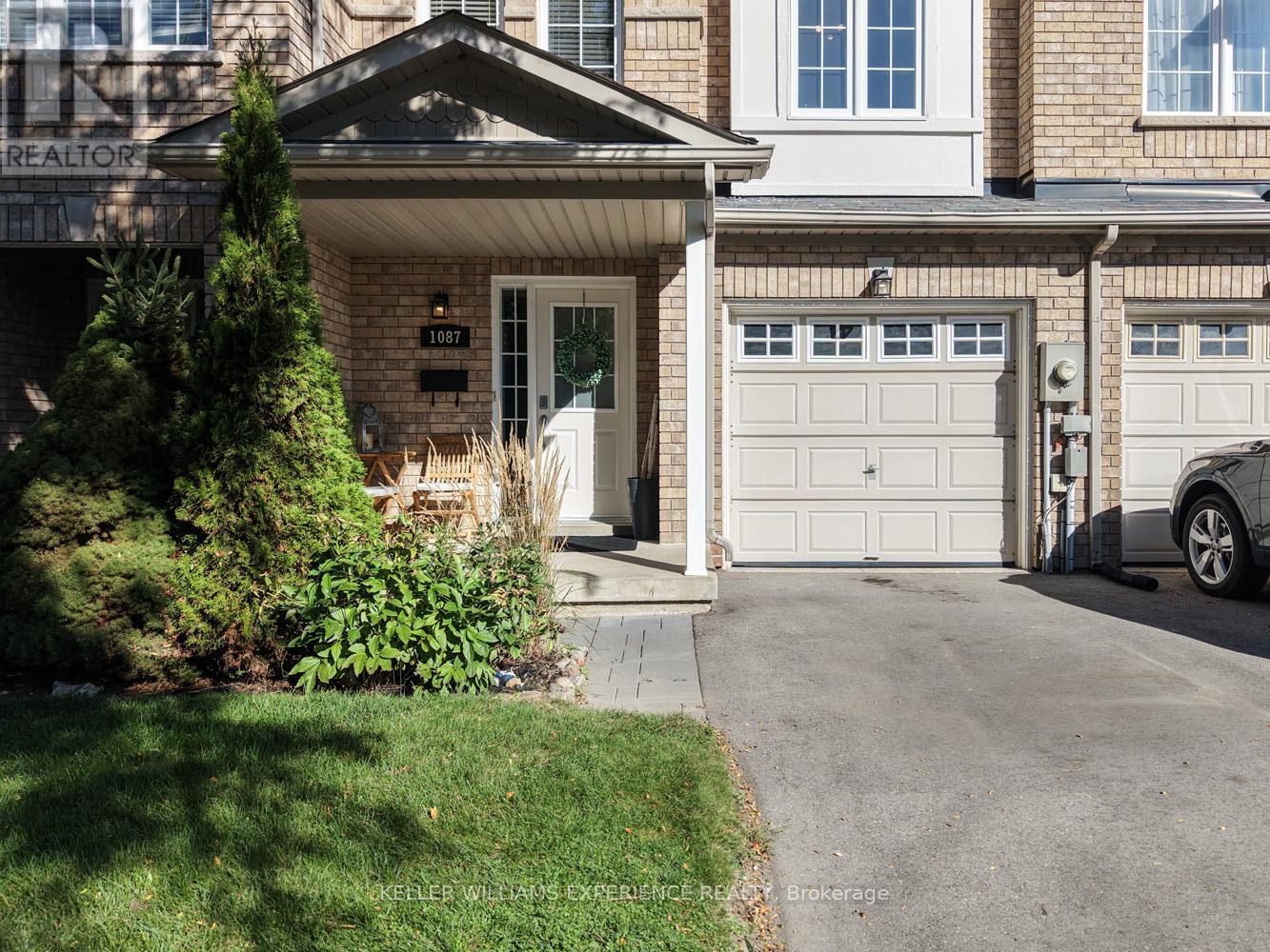 2 - 1087 Brook Gardens Marsh, Newmarket, Ontario  L3Y 8W6 - Photo 2 - N12435973