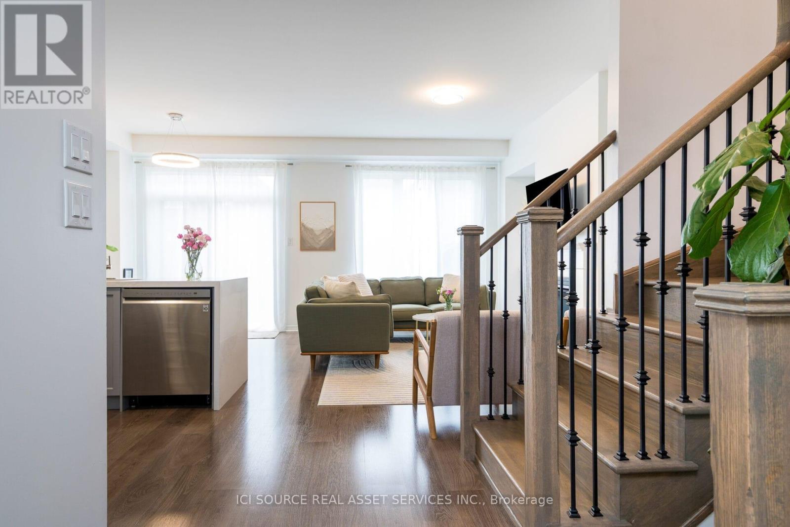 54 Portland Street, Collingwood, Ontario  L9Y 3Z6 - Photo 6 - S12436005