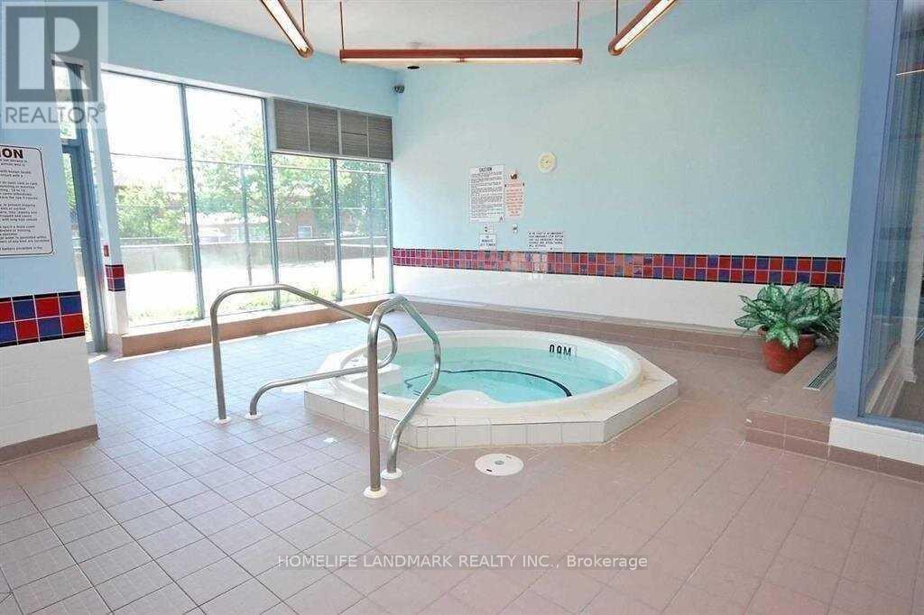 515 - 250 Webb Drive, Mississauga, Ontario  L5B 3Z4 - Photo 6 - W12435953