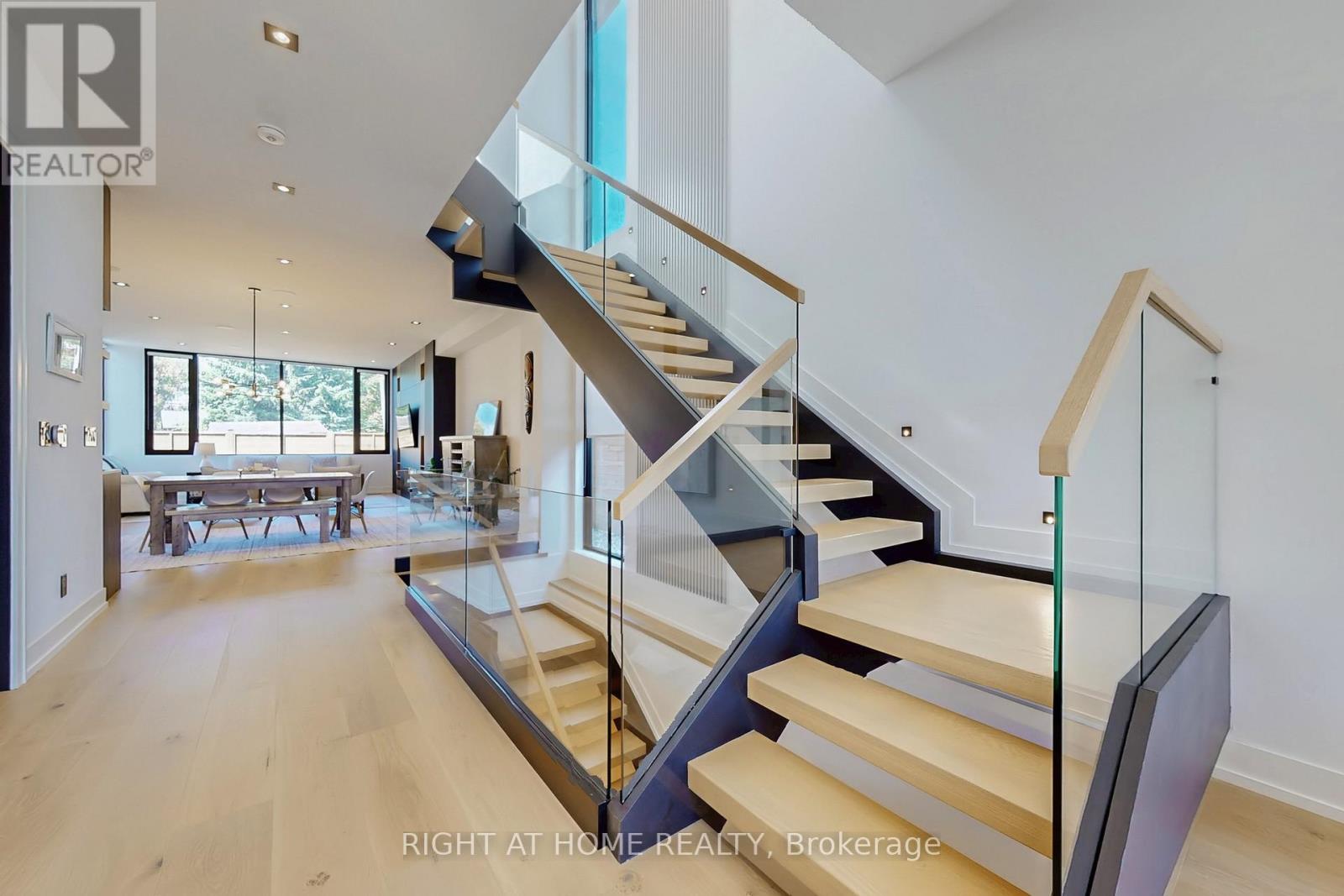 845 Seventh Street, Mississauga, Ontario  L5E 1N9 - Photo 15 - W12435960
