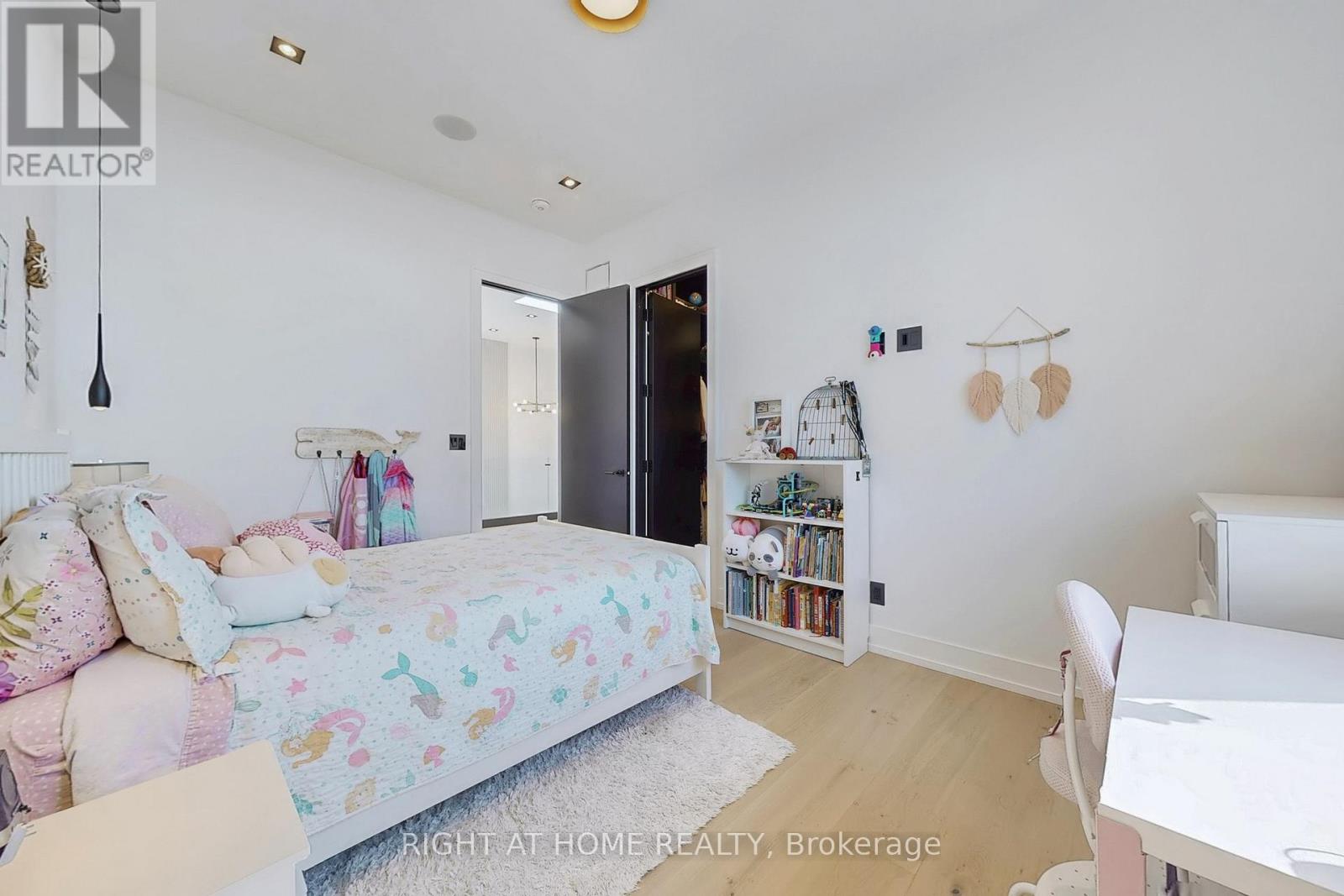 845 Seventh Street, Mississauga, Ontario  L5E 1N9 - Photo 33 - W12435960