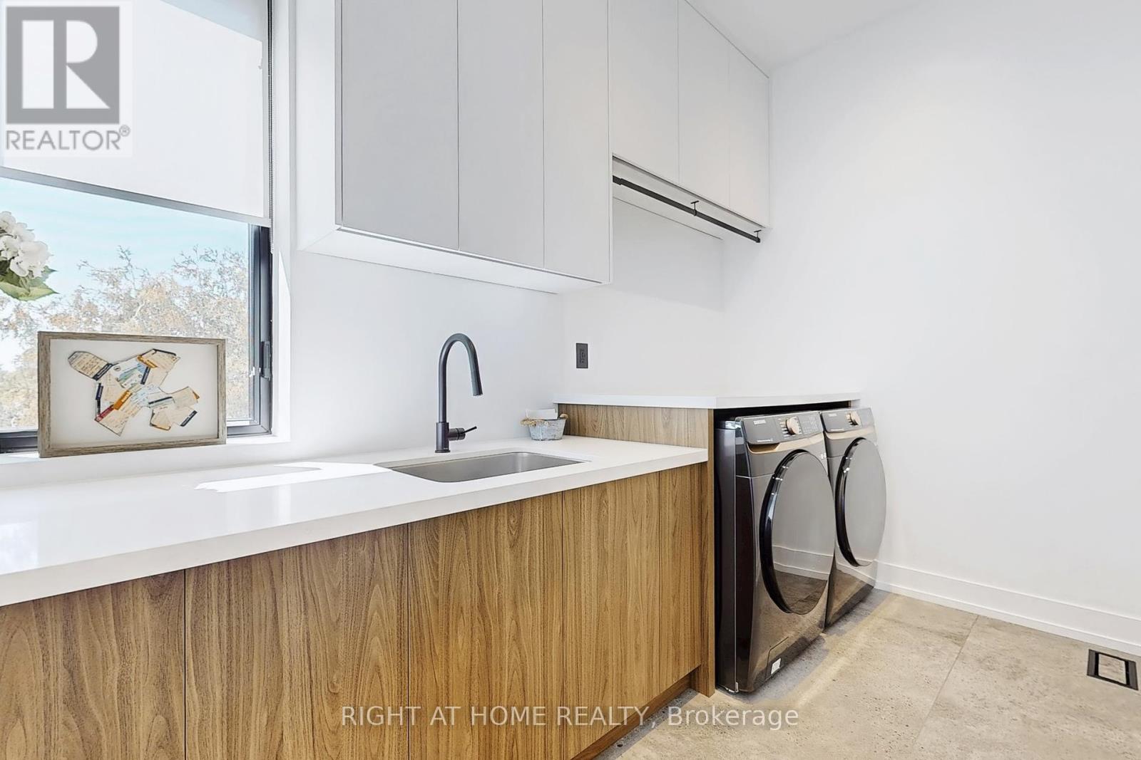 845 Seventh Street, Mississauga, Ontario  L5E 1N9 - Photo 35 - W12435960