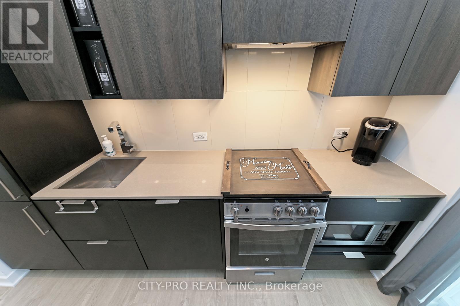 410 - 3900 Confederation Parkway, Mississauga, Ontario  L5B 0M3 - Photo 12 - W12435976