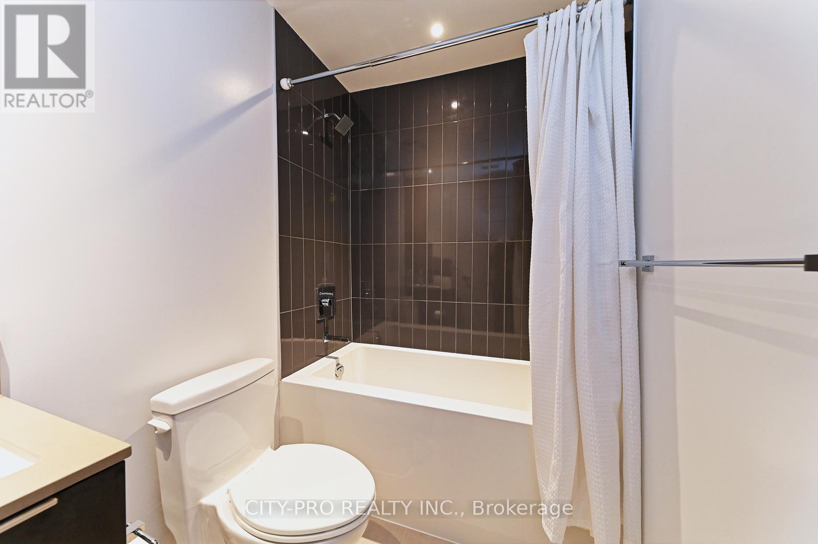 410 - 3900 Confederation Parkway, Mississauga, Ontario  L5B 0M3 - Photo 23 - W12435976