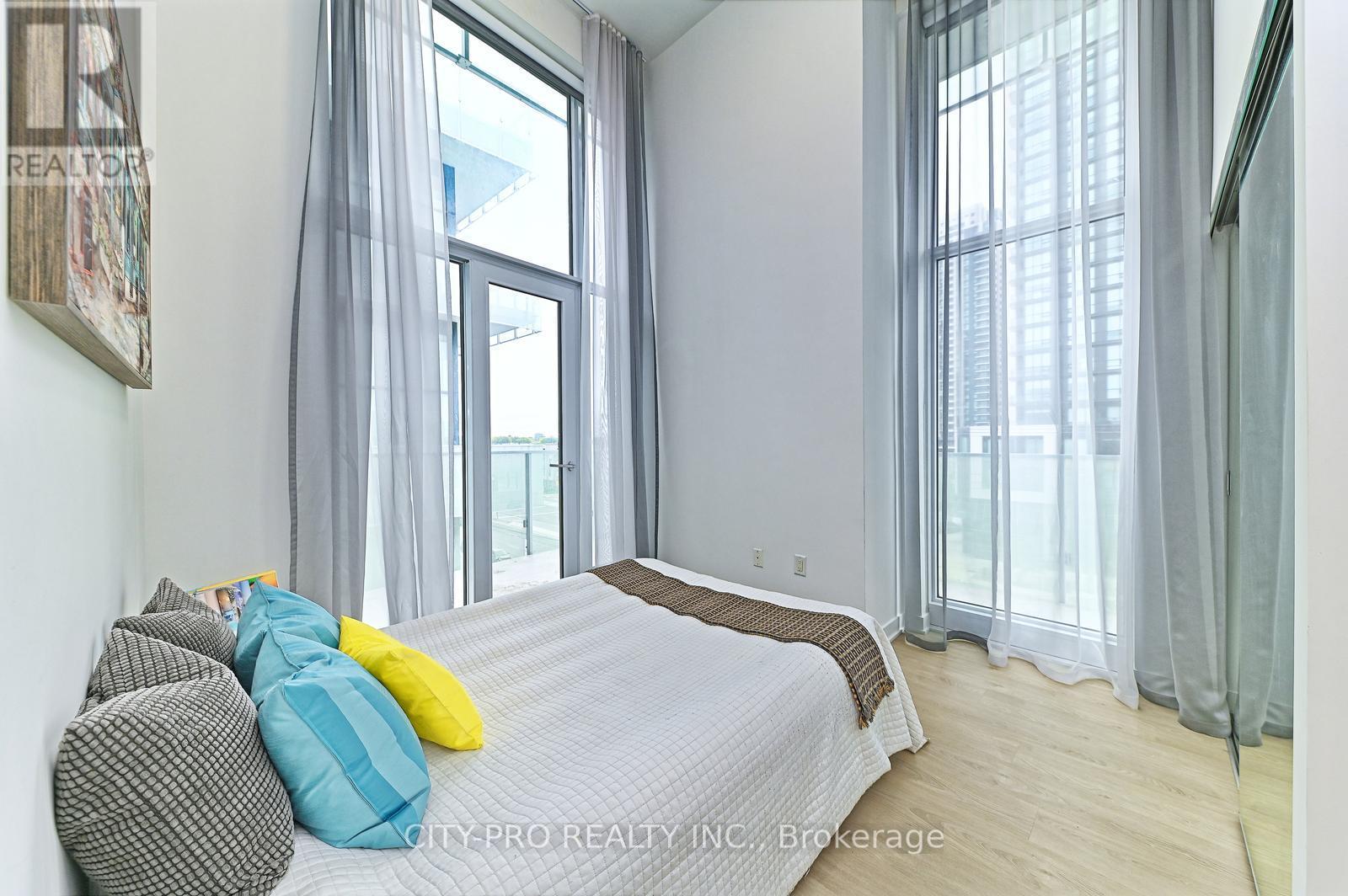 410 - 3900 Confederation Parkway, Mississauga, Ontario  L5B 0M3 - Photo 25 - W12435976