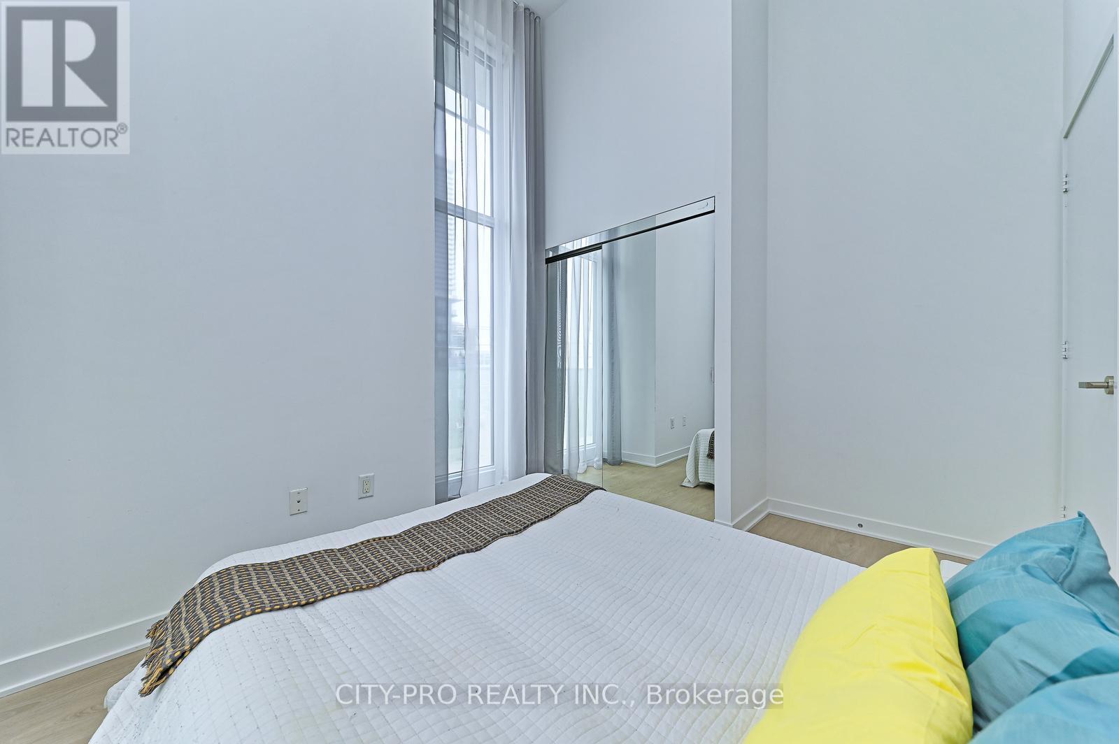410 - 3900 Confederation Parkway, Mississauga, Ontario  L5B 0M3 - Photo 26 - W12435976