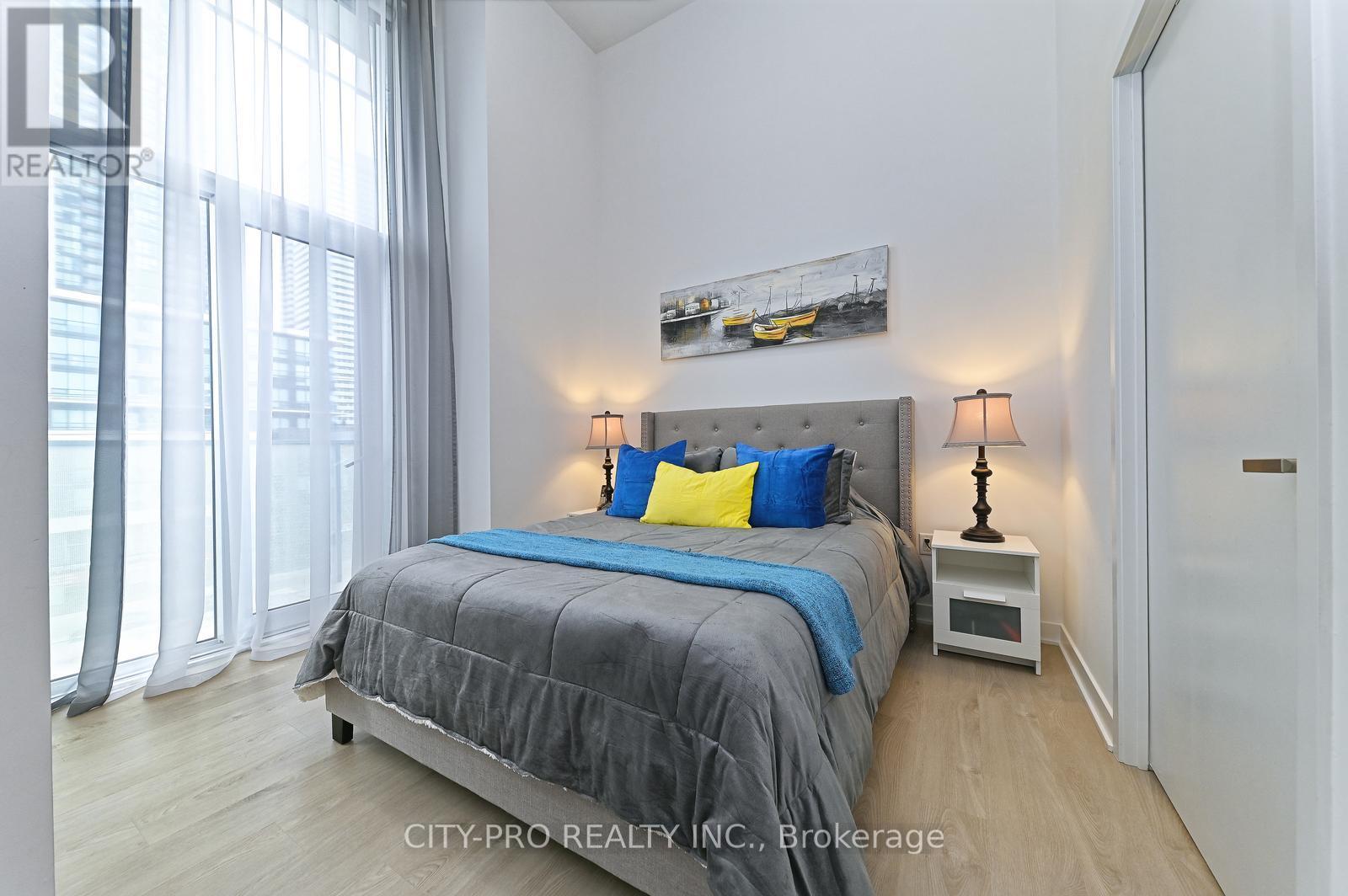 410 - 3900 Confederation Parkway, Mississauga, Ontario  L5B 0M3 - Photo 33 - W12435976