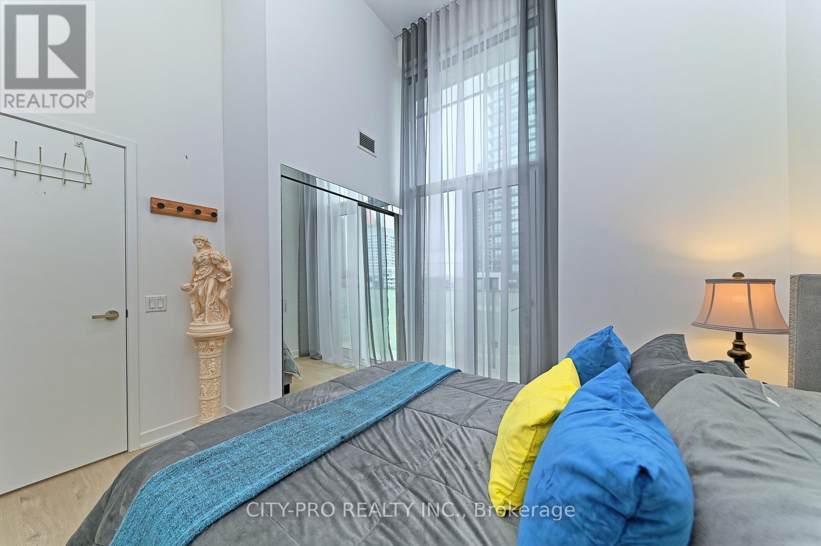 410 - 3900 Confederation Parkway, Mississauga, Ontario  L5B 0M3 - Photo 35 - W12435976