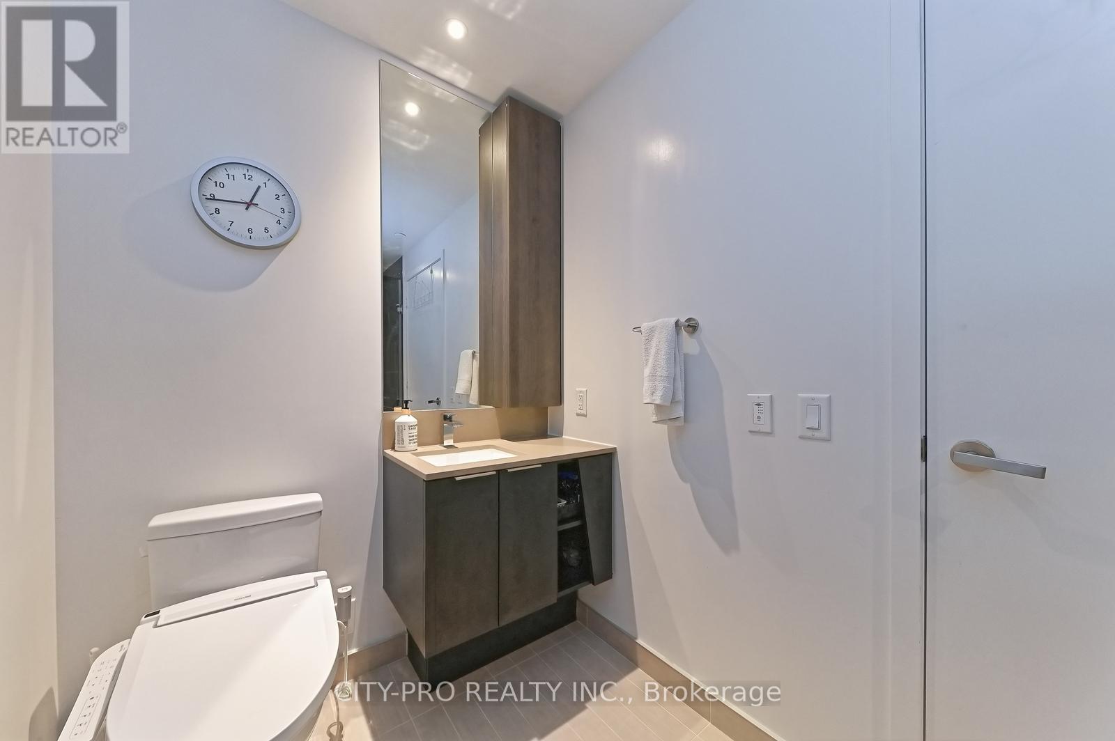 410 - 3900 Confederation Parkway, Mississauga, Ontario  L5B 0M3 - Photo 36 - W12435976