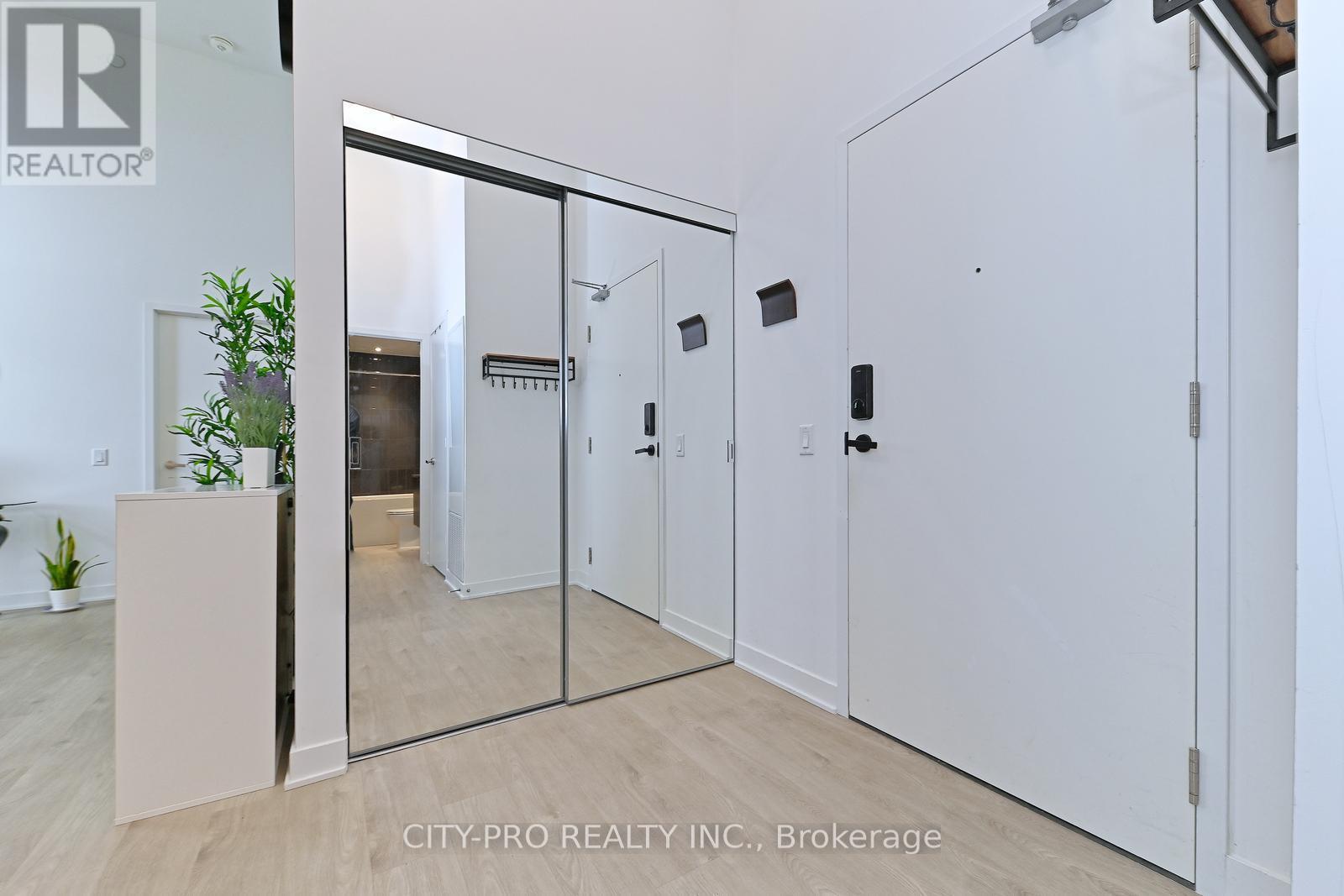 410 - 3900 Confederation Parkway, Mississauga, Ontario  L5B 0M3 - Photo 6 - W12435976