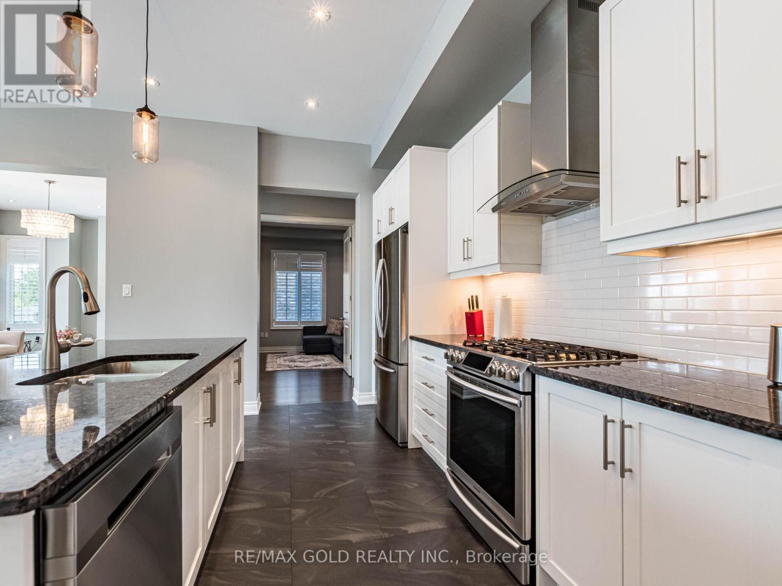 151 Rising Hill Ridge, Brampton (Bram West), Ontario  L6Y 6B2 - Photo 17 - W12435989