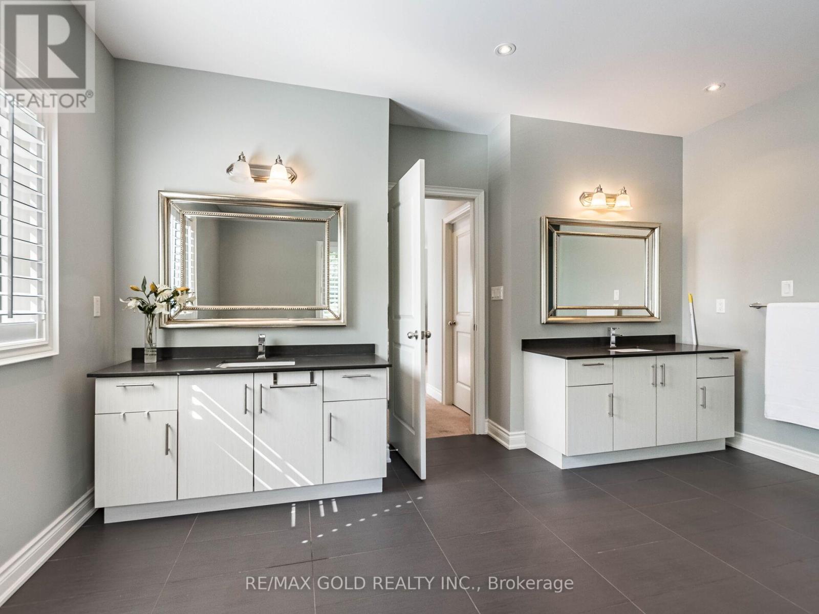 151 Rising Hill Ridge, Brampton (Bram West), Ontario  L6Y 6B2 - Photo 30 - W12435989