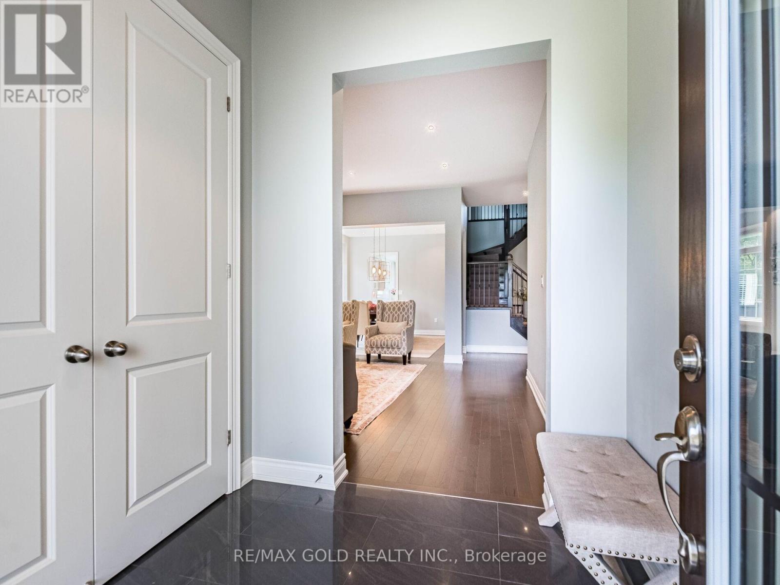 151 Rising Hill Ridge, Brampton (Bram West), Ontario  L6Y 6B2 - Photo 4 - W12435989