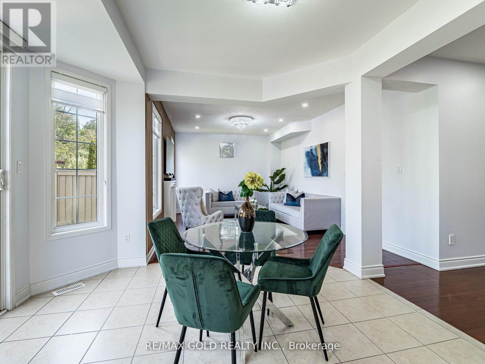36 Treegrove Crescent, Brampton, Ontario  L7A 0K4 - Photo 16 - W12435990