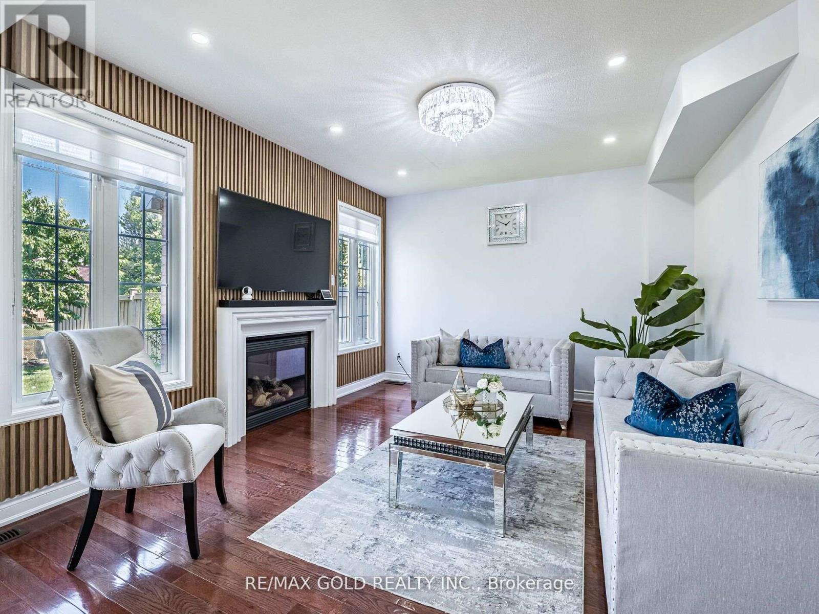 36 Treegrove Crescent, Brampton, Ontario  L7A 0K4 - Photo 17 - W12435990