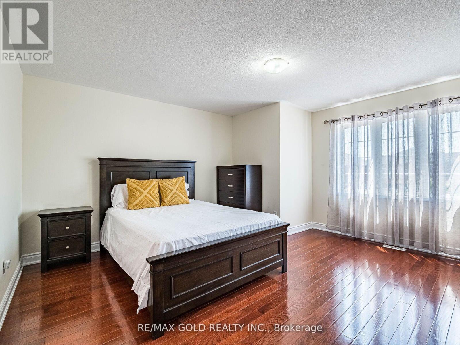36 Treegrove Crescent, Brampton, Ontario  L7A 0K4 - Photo 26 - W12435990